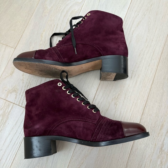CHANEL Derby Wave Burgundy Leather CC Lace-up Ankle Boots 40C - Picture 12 of 16
